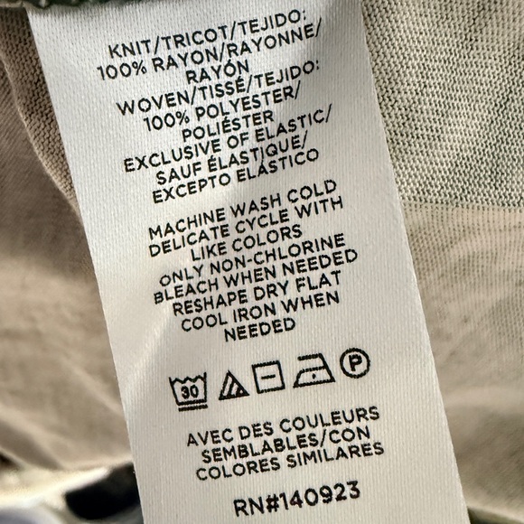 LOFT Garden Pintucked Ruffle Blouse - Mountain Evergreen - Size M - NWOT - Picture 8 of 8